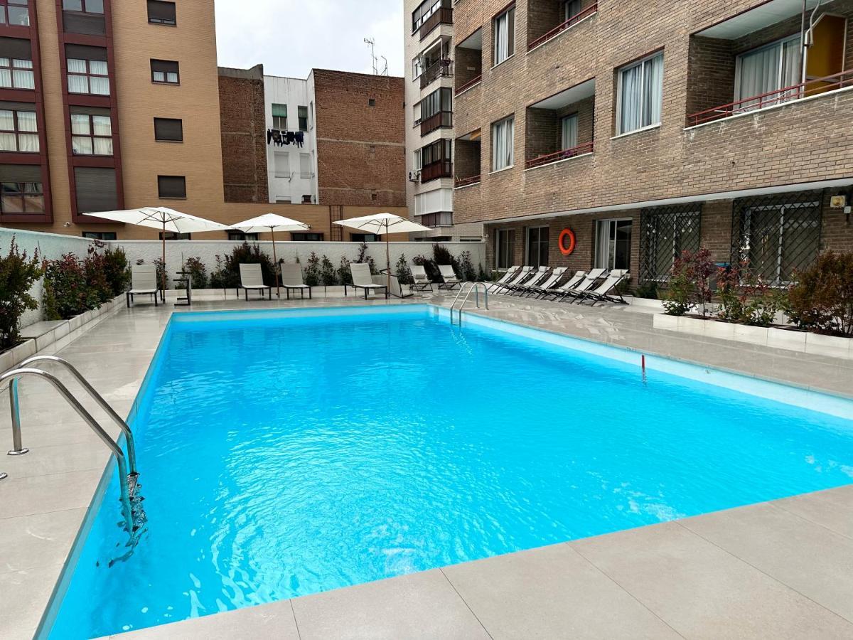 Juan Bravo A Estrenar Con Piscina *